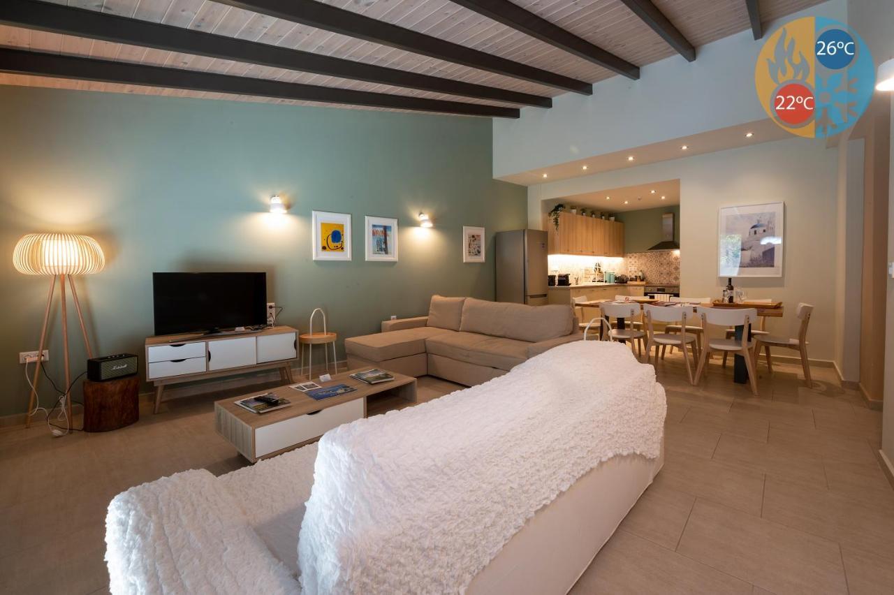 Linas Home - Kalamata Mediterranean Villas Bagian luar foto